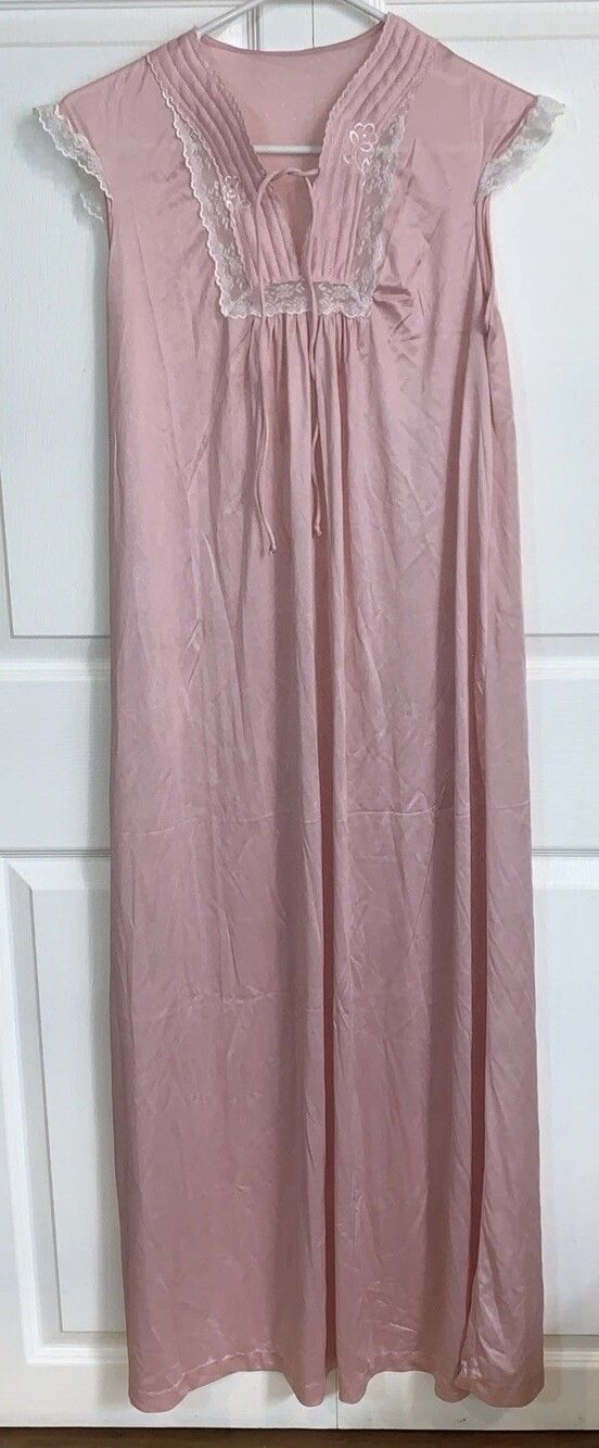 Vintage Long Nightgown Women’s S Pink Nylon Sheer Lace Embroidered Coquette USA